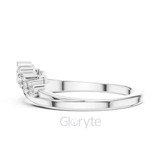 Round Cut Diamond Chevron Crown Band