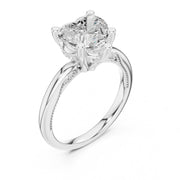 Elegant 2.5ct Solitaire Diamond Ring with Accent Side Stones