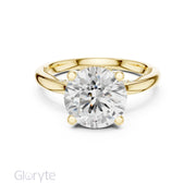 Elegant 2.5ct Solitaire Diamond Ring with Accent Side Stones