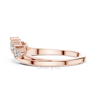 Round Cut Diamond Chevron Crown Band