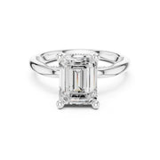 Elegant 2.5ct Solitaire Diamond Ring with Accent Side Stones