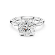 Elegant 2.5ct Solitaire Diamond Ring with Accent Side Stones