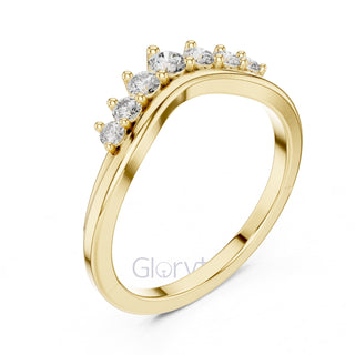 Round Cut Diamond Chevron Crown Band