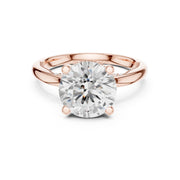Elegant 2.5ct Solitaire Diamond Ring with Accent Side Stones